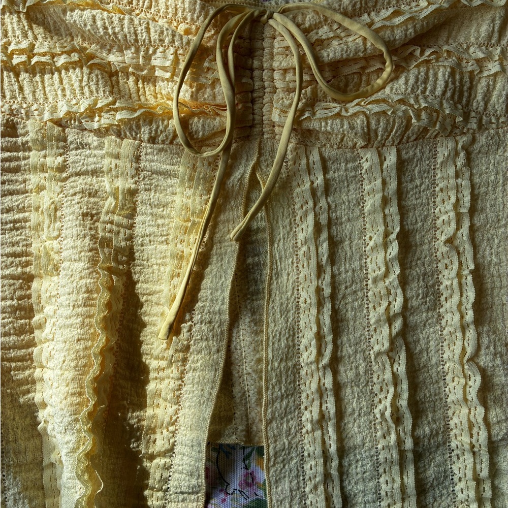 Urban Outfitters Pale Yellow Lace-Trim Top - Picture 4 of 4